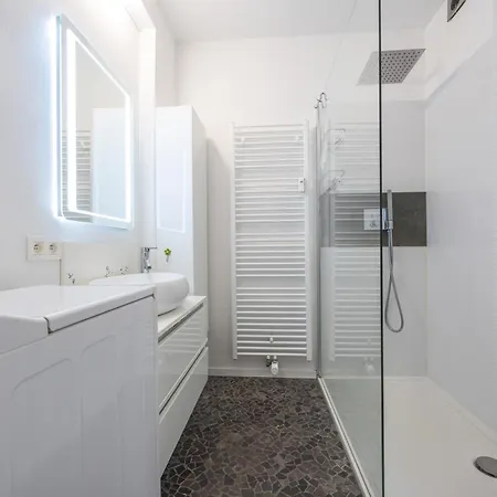 Lecomte - Chopin 166 Apartment *